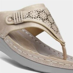 Comfy Steps Malta Womens Beige Toe Post Sandal -Deals Shoes Store 193045 2 L05.20230316000223